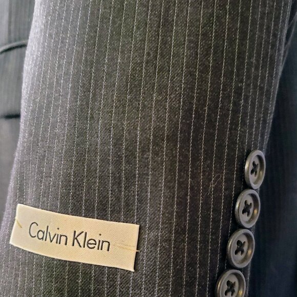 Calvin Klein Gray Pin 3 Btn, 3 pc Suit NWT - Picture 9 of 16